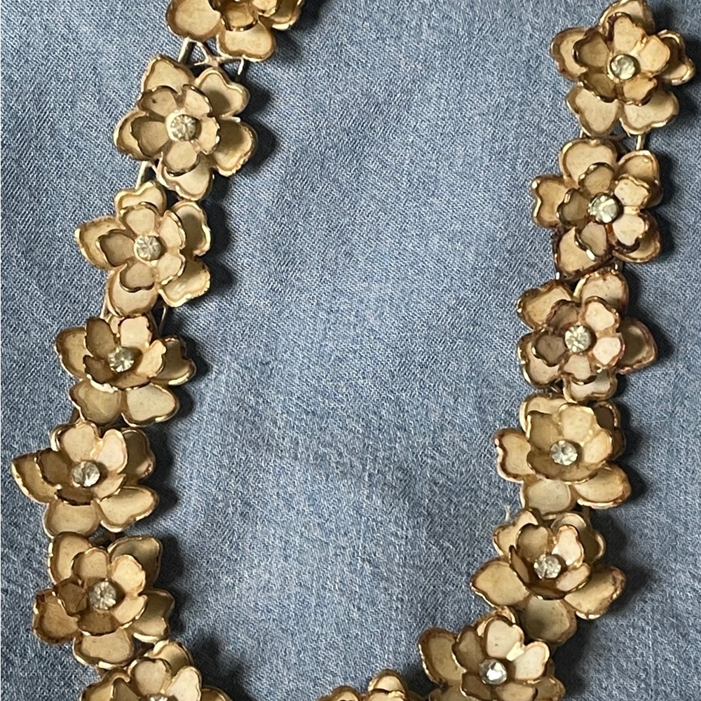 Vintage Floral Cream and Gold Necklace